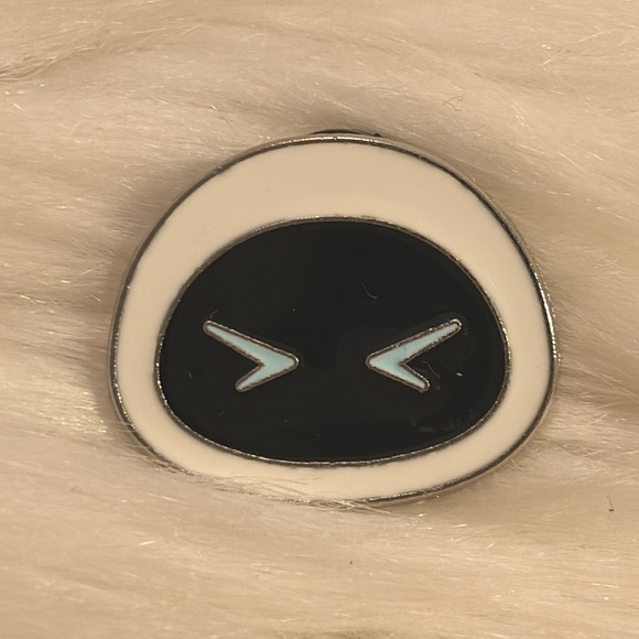 Disney Wall-E “Eve Tsum Tsum” 2018 Trading Pin - Picture 1 of 3